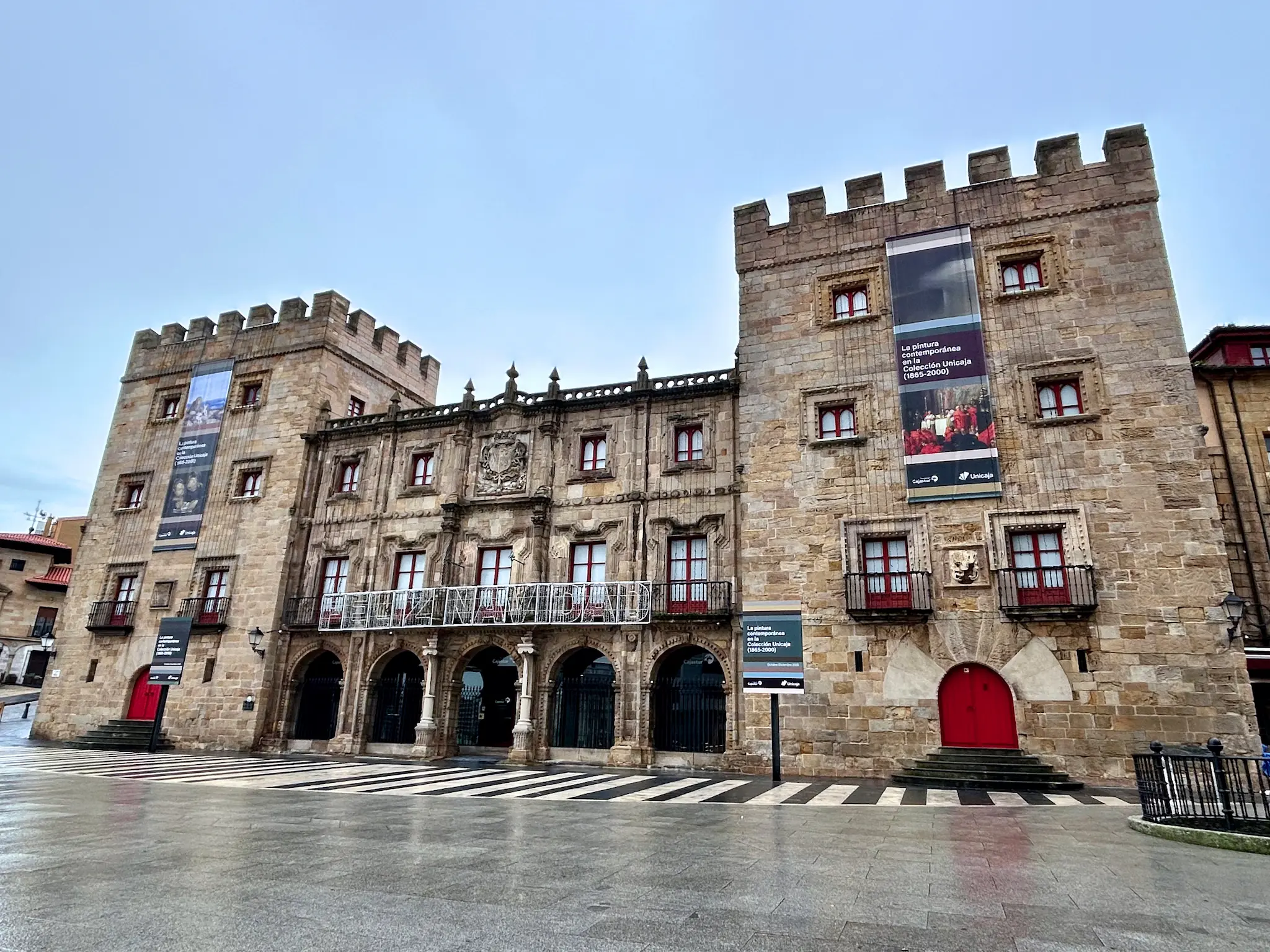 Vista a la plaza del Marqués, histoia en Gijón